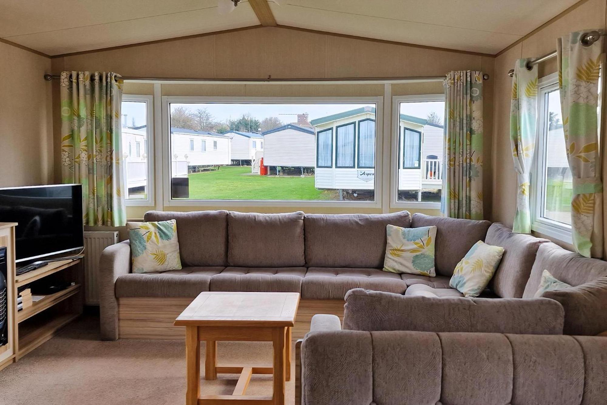 8 Berth Caravan For Hire At Manor Park Near To A Great Beach Ref 23041C ハンスタントン エクステリア 写真