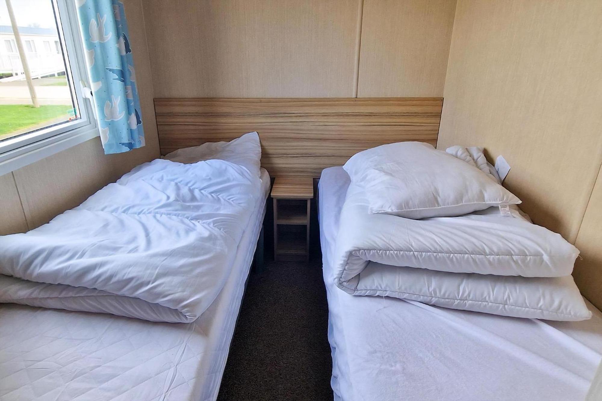 8 Berth Caravan For Hire At Manor Park Near To A Great Beach Ref 23041C ハンスタントン エクステリア 写真