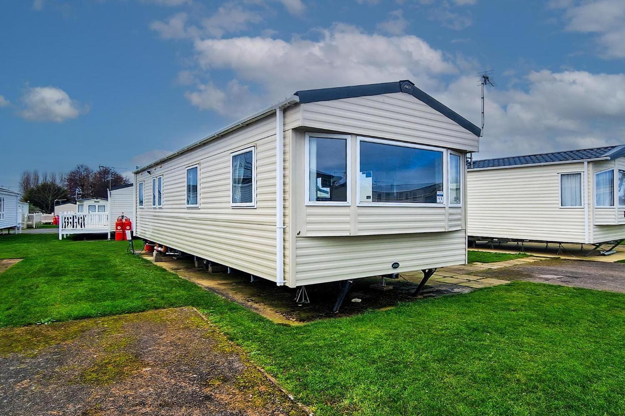 8 Berth Caravan For Hire At Manor Park Near To A Great Beach Ref 23041C ハンスタントン エクステリア 写真