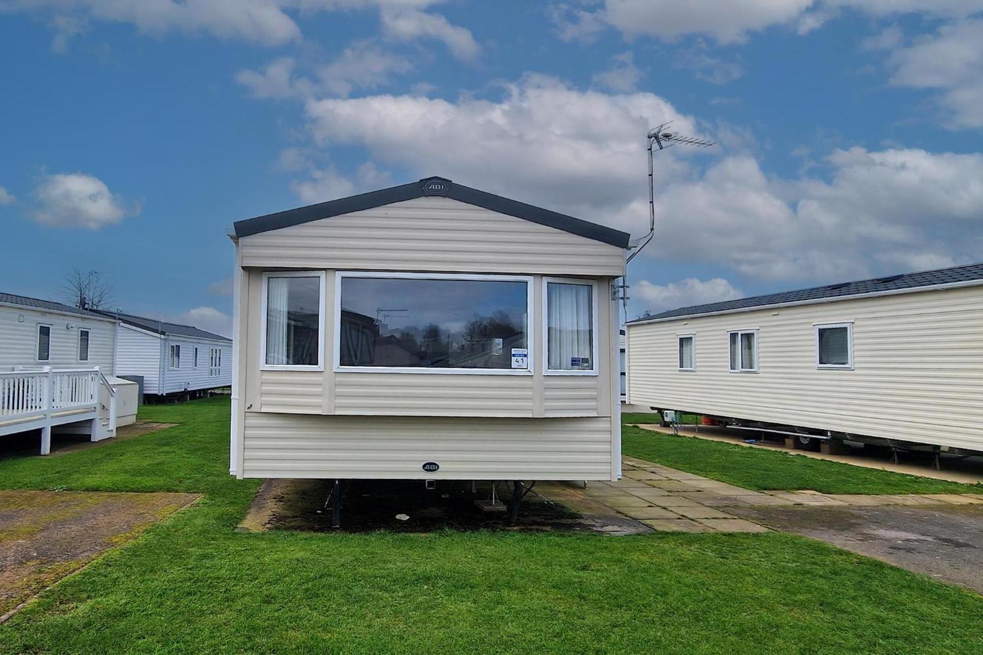 8 Berth Caravan For Hire At Manor Park Near To A Great Beach Ref 23041C ハンスタントン エクステリア 写真
